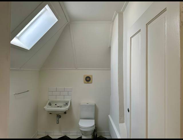 125M² BUSINESS TO LET IN PAARDEVLEI